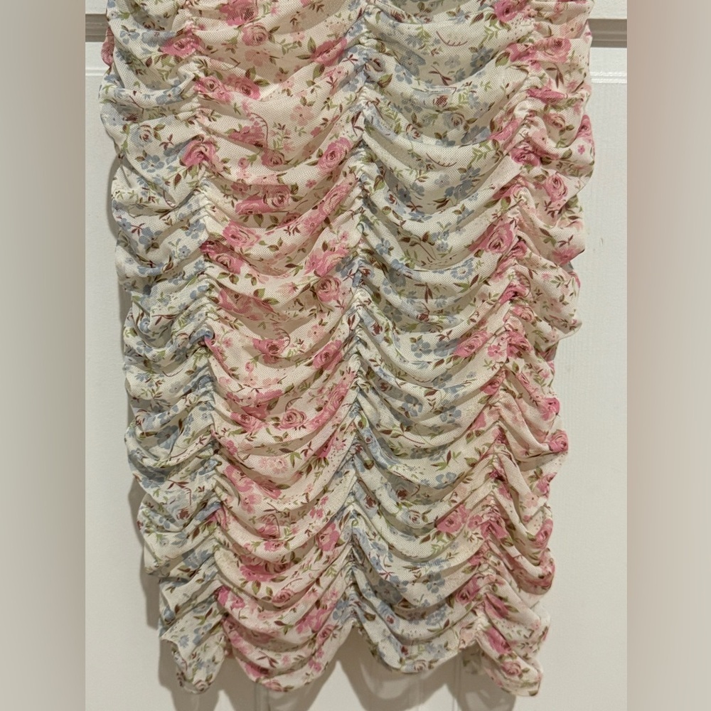 Madden NYC Ruched Mini Dress Floral Small EUC - Picture 4 of 8